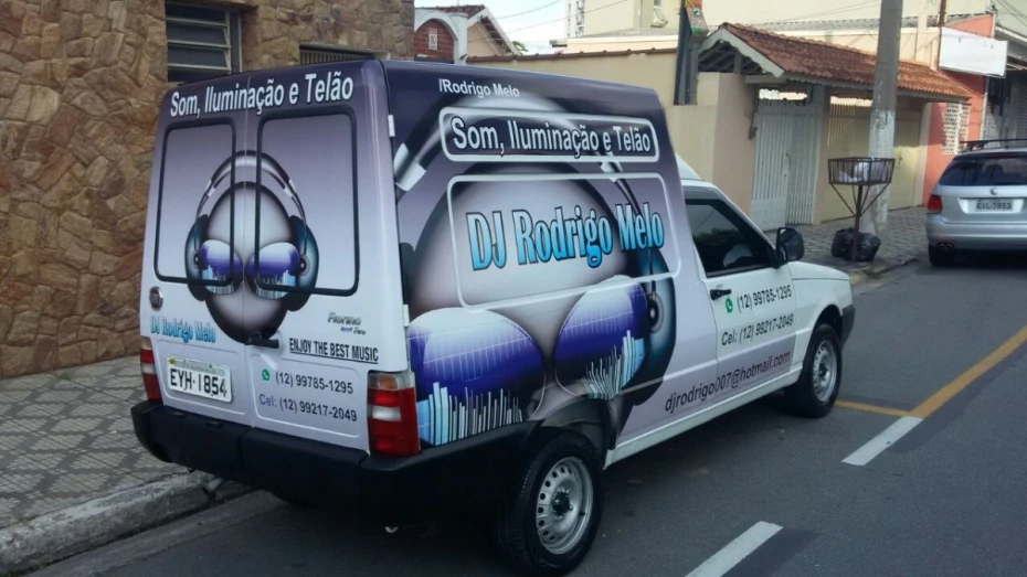Foto 34:  — Som, iluminação e Telão - DJ Rodrigo