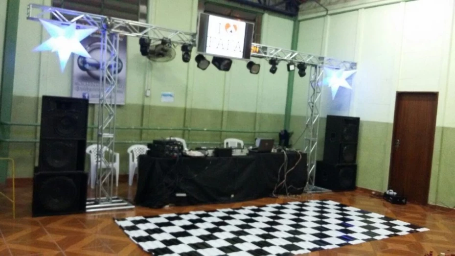 Foto 15:  — Som, iluminação e Telão - DJ Rodrigo
