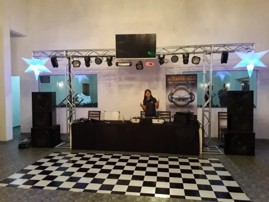 Foto 21:  — Som, iluminação e Telão - DJ Rodrigo
