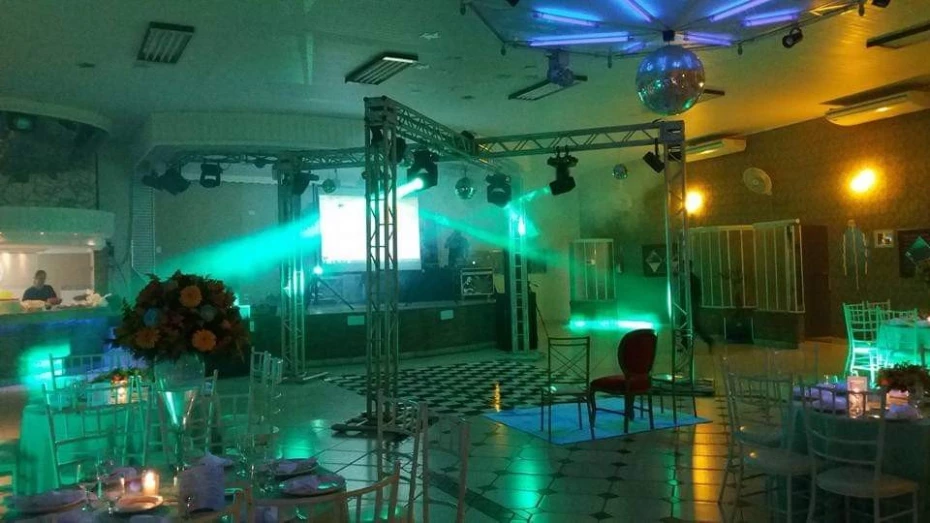 Foto 30:  — Som, iluminação e Telão - DJ Rodrigo